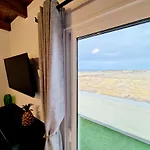 En Con Vista Al Mar Mala